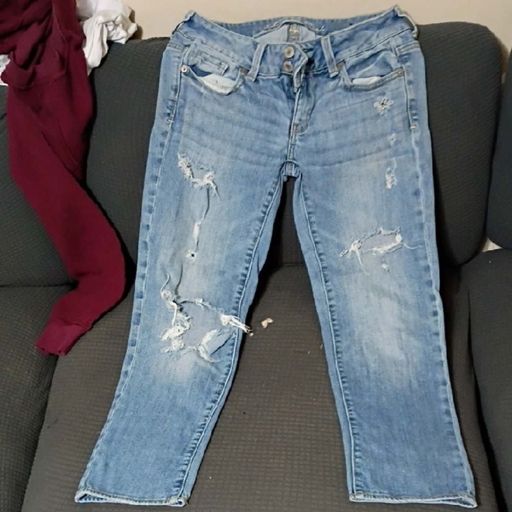 American Eagle Outfitters Light Blue Distressed Cropped Jeans